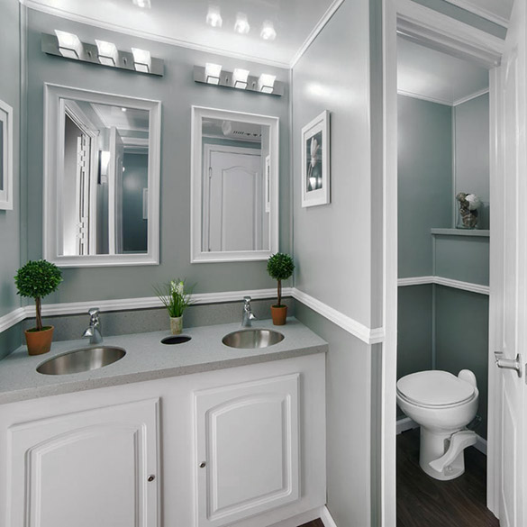 royal-restrooms-interior-img-003